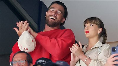 بعد علاقة دامت عام.. هل تزوجت تايلور سويفت ترافيس كيلسي سرا؟