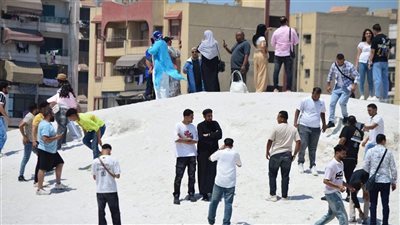 إقبال كبير على “جبال الملح” في بورفؤاد خلال عطلة نهاية الأسبوع 