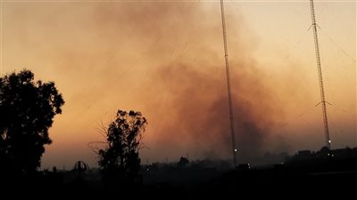 حريق في أرض فضاء بجوار محطة إرسال بطرة في طلخا بالدقهلية |صور