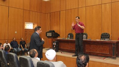 مدير تعليم سوهاج يلتقي ممثلي المدارس الخاصة لبحث استعداد امتحانات الثانوية