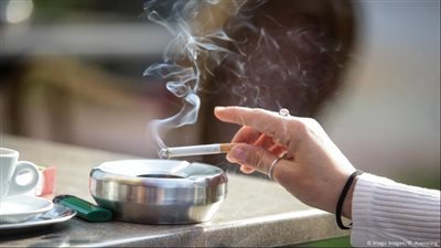 نكهات الموت .. كيف تُغري شركات التبغ الشباب بمنتجات قاتلة؟