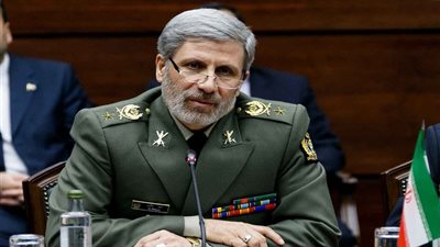 خامنئي يعين اللواء أمير حاتمي قائدا للجيش الإيراني خلفا للواء عبدالرحمن موسوي