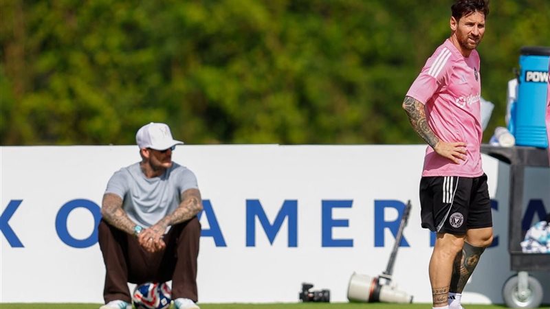 بيكهام و ميسي من