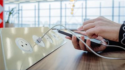 تحذير!! لا تشحن هاتفك في مطارات أمريكا لهذا السبب الخطير!