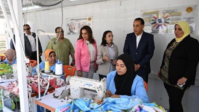 رئيس الوزراء يتفقد المشروعات الخدمية والتنموية بقرية زاوية صقر في البحيرة