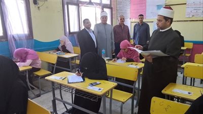 رئيس منطقة الإسماعيلية الأزهرية يتابع امتحانات الثانوية بالتل الكبير