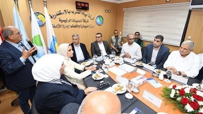 وزير الإسكان يتابع بمنظومتي مياه الشرب والصرف الصحي بالإسكندرية
