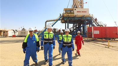 مصر تحوّل «البترول» من العجز إلى مركز إقليمي للطاقة خلال 10 سنوات