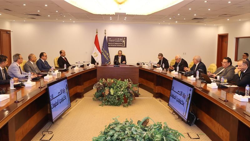 وزير الاتصالات