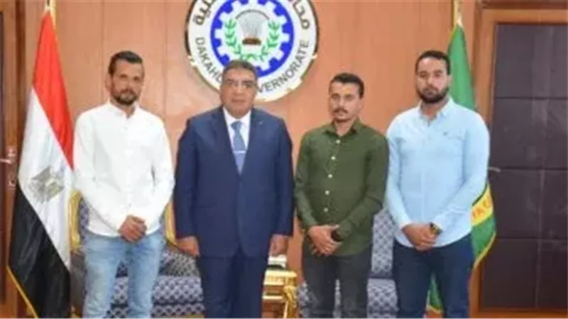 المحافظ ونجل البطل