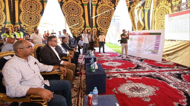 وزير الإسكان ومحافظ
