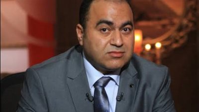 هل تسبب قرصة النحلة الوفاة؟ بعد وفاة ملياردير هندي خبير مناعة يوضح |خاص