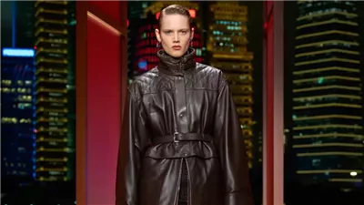 فخامة وتميز.. شاهد عرض أزياء ماركة هيرميس في شنغهاي