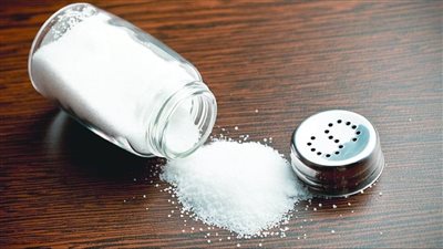 بسبب زيادة ملح الطعام.. زوجة ترفع دعوى خلع بعد طردها من المنزل