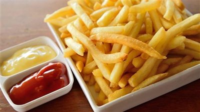 البطاطا المقلية.. خطر محتمل على الكلى واحتباس السوائل