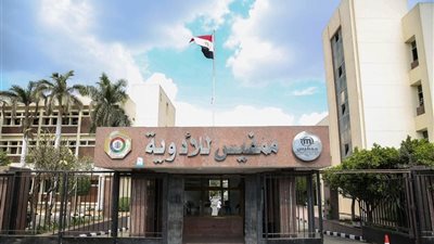 لتحقيق الأمن الصحى .. وزير قطاع الأعمال : الدولة مهتمة بصناعة الأدوية 