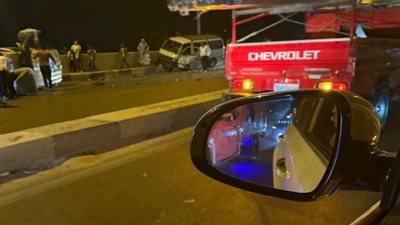 إصابة 10 أشخاص بحادث تصادم بين سيارتين بالطريق الدولي في البحيرة |صور