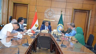 محافظ الدقهلية يعقد اجتماعا طارئ للبدء في تطبيق خطة ترشيد استهلاك الكهرباء 