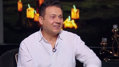 مكالمة غير متوقعة.. عمرو رمزي يكشف: عادل إمام كلمني وكنت هقفل في وشه| فيديو