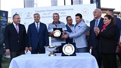وزير الشباب والرياضة ومحافظ الإسكندرية يسلمان جوائز بطولة مصر المغلقة للجولف 