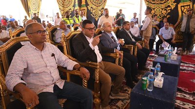 وزير الإسكان يوجه بسرعة إنجاز مشروعات مياه الشرب والصرف الصحي بكفرالشيخ