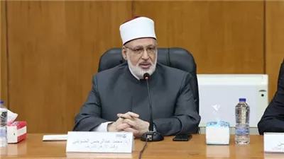 وكيل الأزهر يعزي والد الطالب محمد عجمي الذي وافته المنية عقب إمامته للمصلين