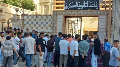 إجراءات مشددة أمام لجان امتحانات الثانوية العامة بسوهاج | صور