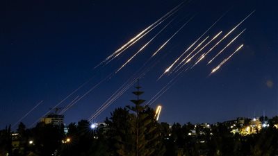 إسرائيل تنزف تحت وابل الصواريخ الإيرانية.. 250 مصابًا و8 قتلى
