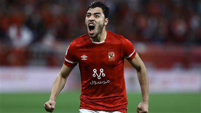 أنا والتاريخ … أكرم توفيق يشارك جمهوره صورة مع أبوتريكة 