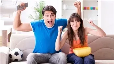 لو شجع فريقه وخسر.. إزاي تحولي لحظات الهزيمة لتقوية علاقتكم الزوجية