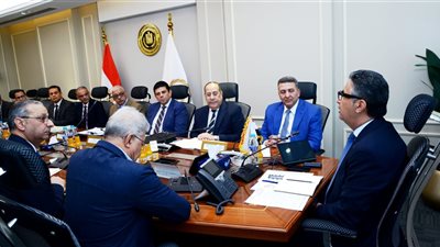 في ظل حرب إسرائيل وإيران.. وزير التموين يوجه بتأمين احتياطي استراتيجي آمن 