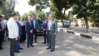 محافظ القاهرة يتفقد أعمال تطوير شارع أحمد زكي ويشدد على تكثيف الرقابة 