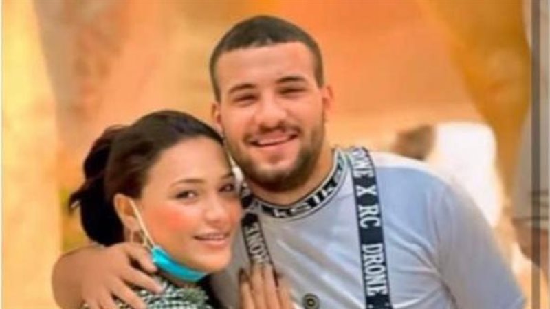 مسلم وشقيقته