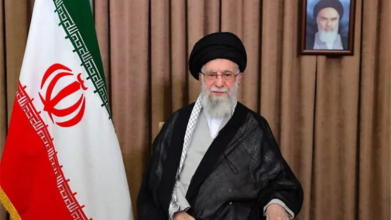 المرشد الإيراني داخل