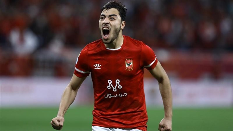 أكرم توفيق نجم النادي