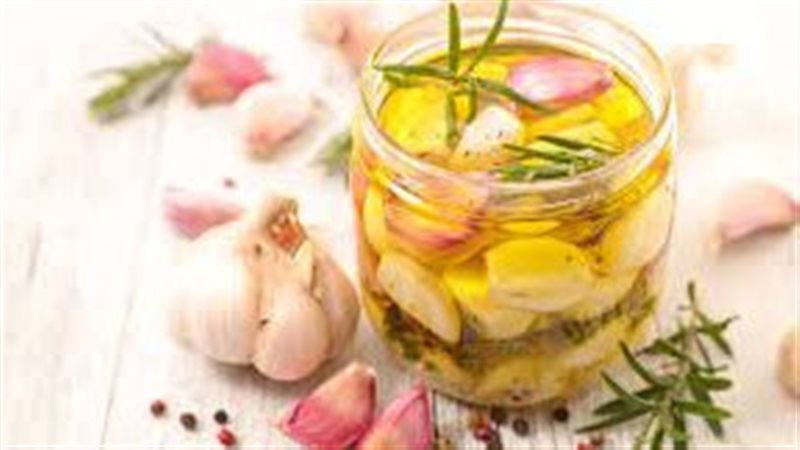 زيت الزيتون والثوم