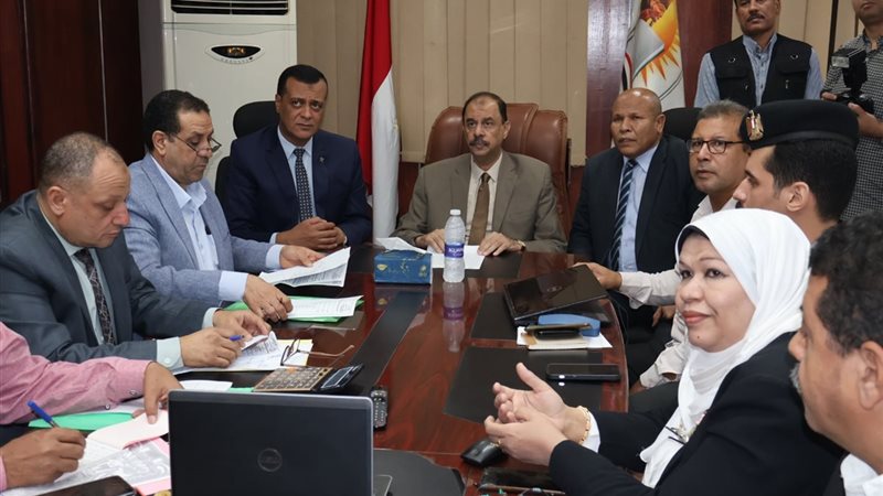 محافظ سوهاج يتفقد