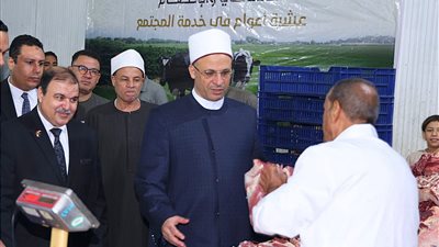  توزيع لحوم صكوك الأضاحي فى الإسكندرية والبحيرة ومطروح والغربية