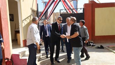 محافظ السويس يشدد على تواجد الزائرة الصحية في لجان امتحانات الثانوية العامة