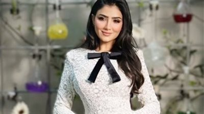 46 ألف جنيه..فستان مي عمر الدنتيل بتوقيع دار أزياء أسترالية 