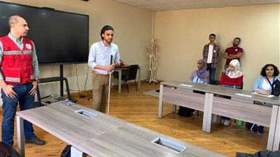 الهلال الأحمر المصري يمنح دورة إسعافات أولية للأشخاص ذوي الإعاقة البصرية