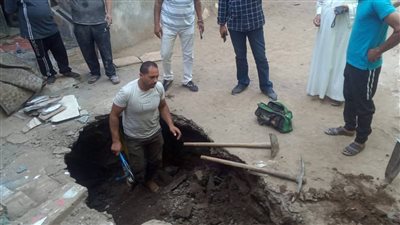 إصلاح فوري لكسر ماسورة مياه تسبب بهبوط أرضي في المنوفية