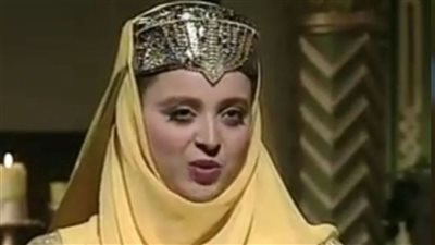 عبير الشرقاوي تنفي شائعات الخلاف مع والدها بسبب الحجاب والنقاب