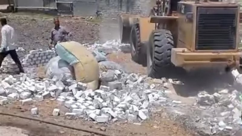 البحيرة تمضي بقوة