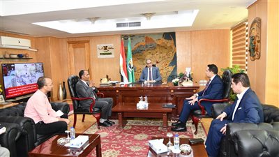 محافظ الفيوم يناقش الاستعدادات والرؤى المنهجية لتنظيم 