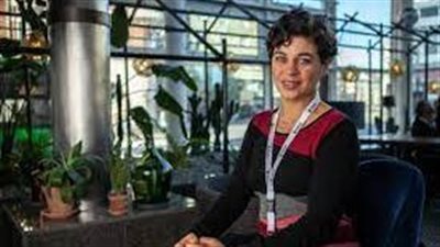 بعد مشاركتها في «عسل أحمر».. منى هلا مسيرة تحمل الكثير من الجرأة 