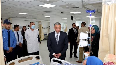 محافظ الإسماعيلية يتابع الخدمات الصحية والتكنولوجية خلال جولة ميدانية بالقنطرة