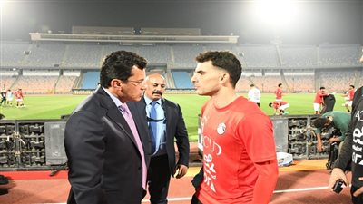 وزير الشباب يوضح حقيقة صورته مع زيزو.. وخلافه مع خيري رمضان | فيديو