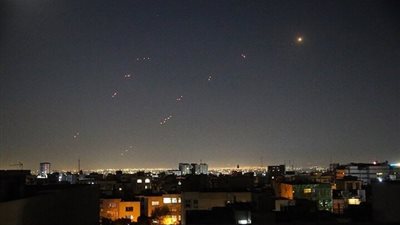 بث مباشر..  قصف صاروخي إيراني غير مسبوق على إسرائيل 