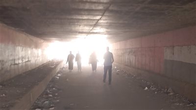 استغاثة من طلاب وأهالي بنها: نفق كلية الحقوق والبلاعات المكشوفة خطر يومي 